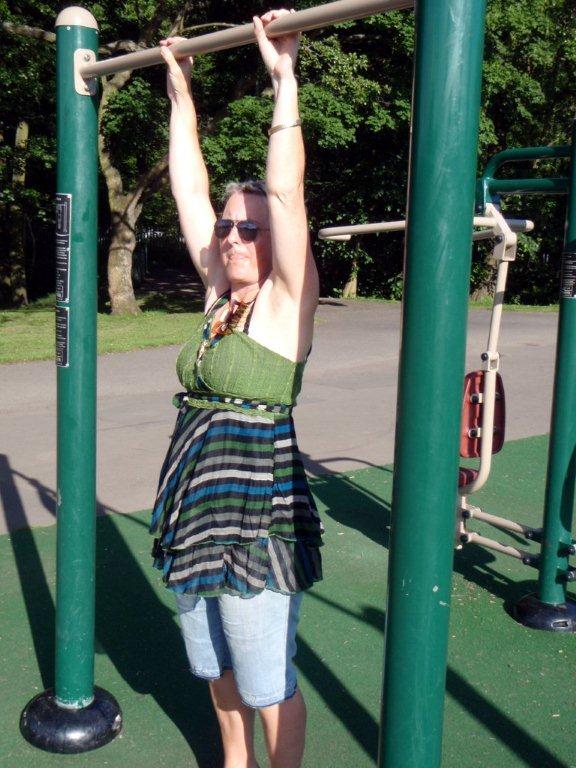 Outdoor Gym - Pull Ups 1